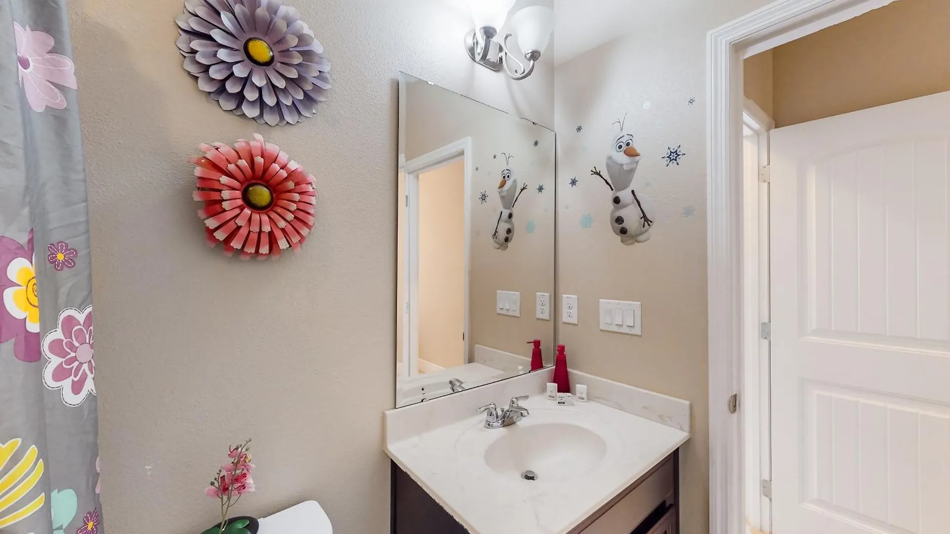 Solterra Retreat Villa Davenport